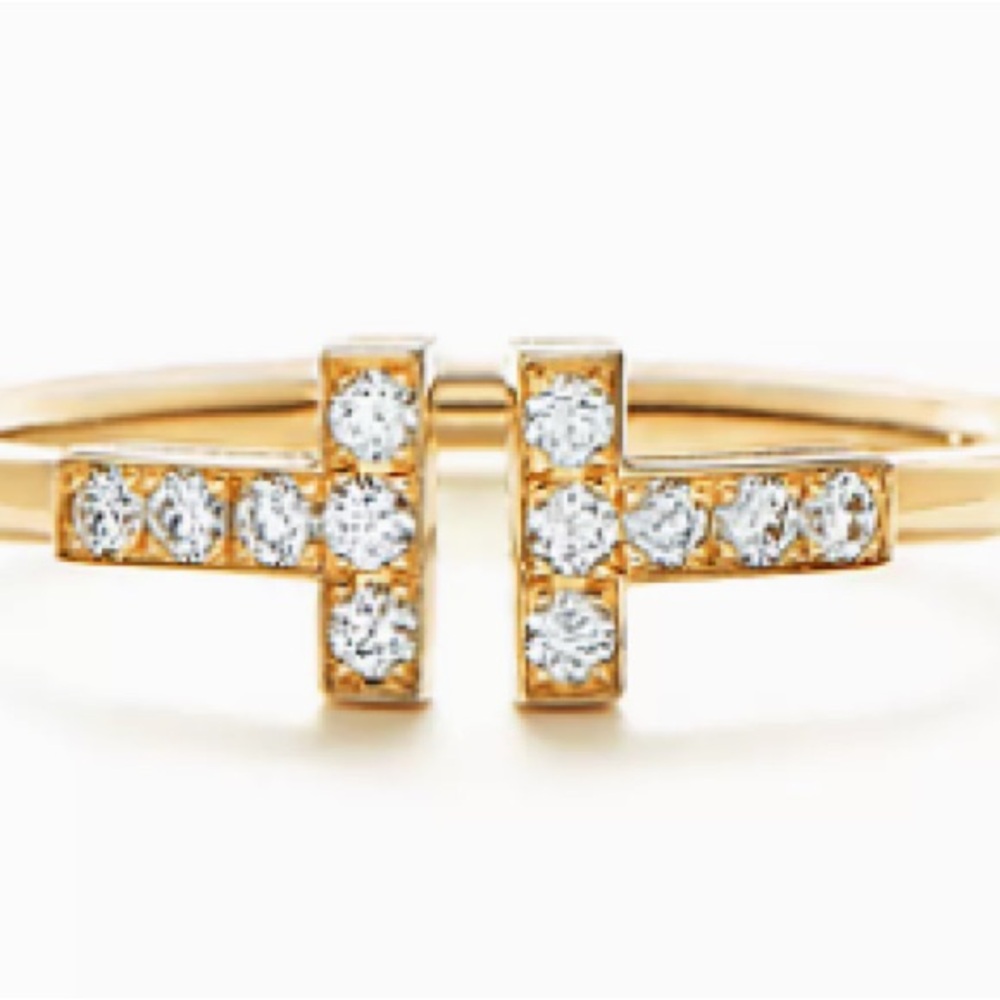 Tiffany T Diamond and  Gold and Unisex  Ring
